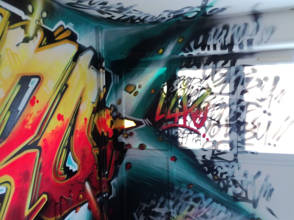 Lettrage GRAFFITI 2d “LAKRO ″ pour un rassemblement GRAFFITI dans une tour a Montbrison