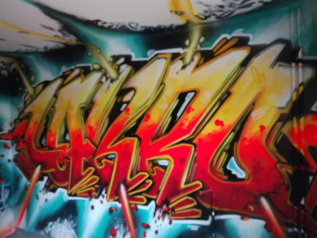 Lettrage GRAFFITI 2d “LAKRO ″ pour un rassemblement GRAFFITI dans une tour a Montbrison